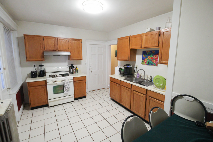 3 bed, 1 bath apartment for rent at 104 Toxteth St Unit 1, Brookline — photo 2 of 11