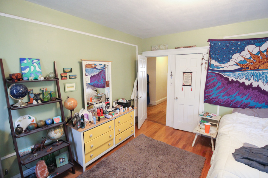 3 bed, 1 bath apartment for rent at 104 Toxteth St Unit 1, Brookline — photo 9 of 11