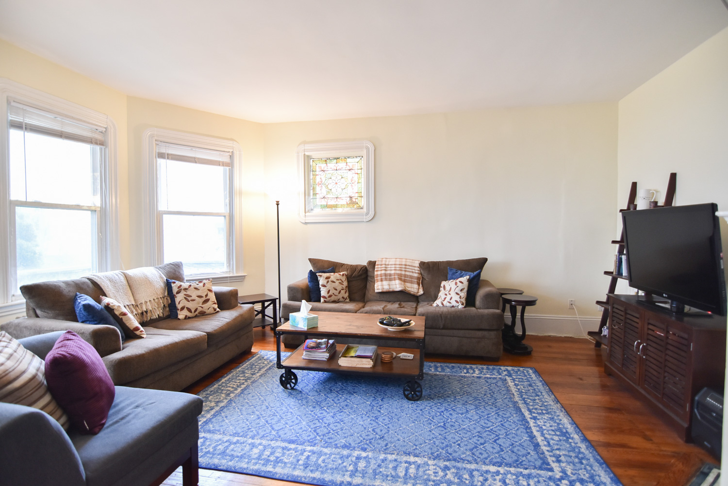 2 bed, 1 bath apartment for rent at 295 Summit Ave Unit 1, Brighton — photo 2 of 12
