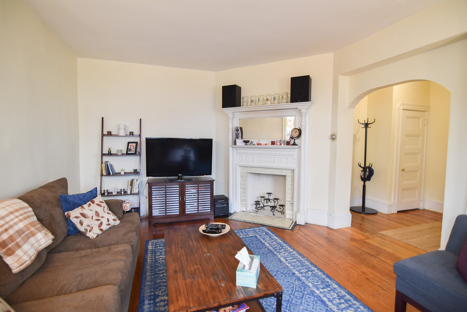 2 bed, 1 bath apartment for rent at 295 Summit Ave Unit 1, Brighton