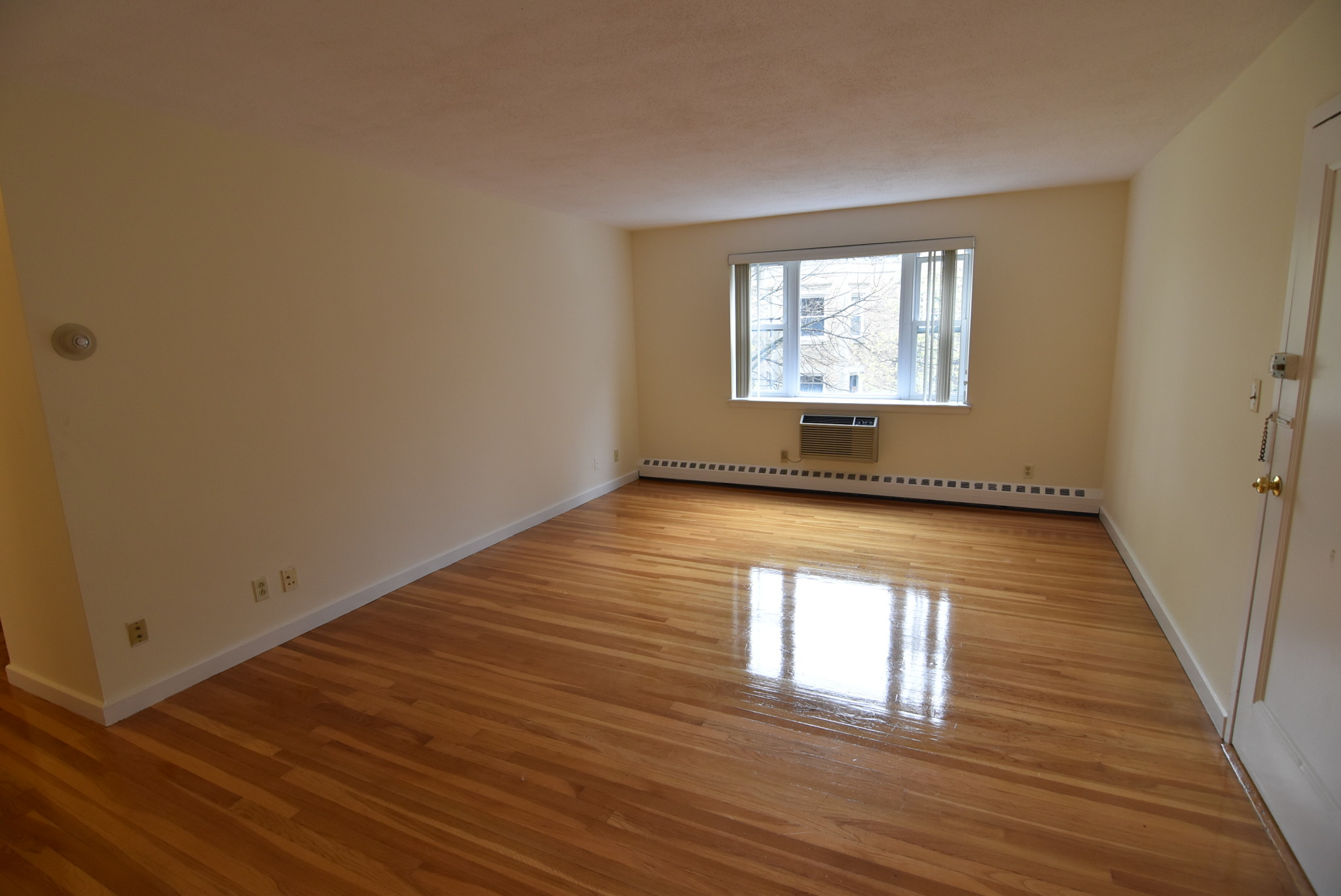 2 bed, 1 bath apartment for rent at 59 Parkman St Unit 3B, Brookline