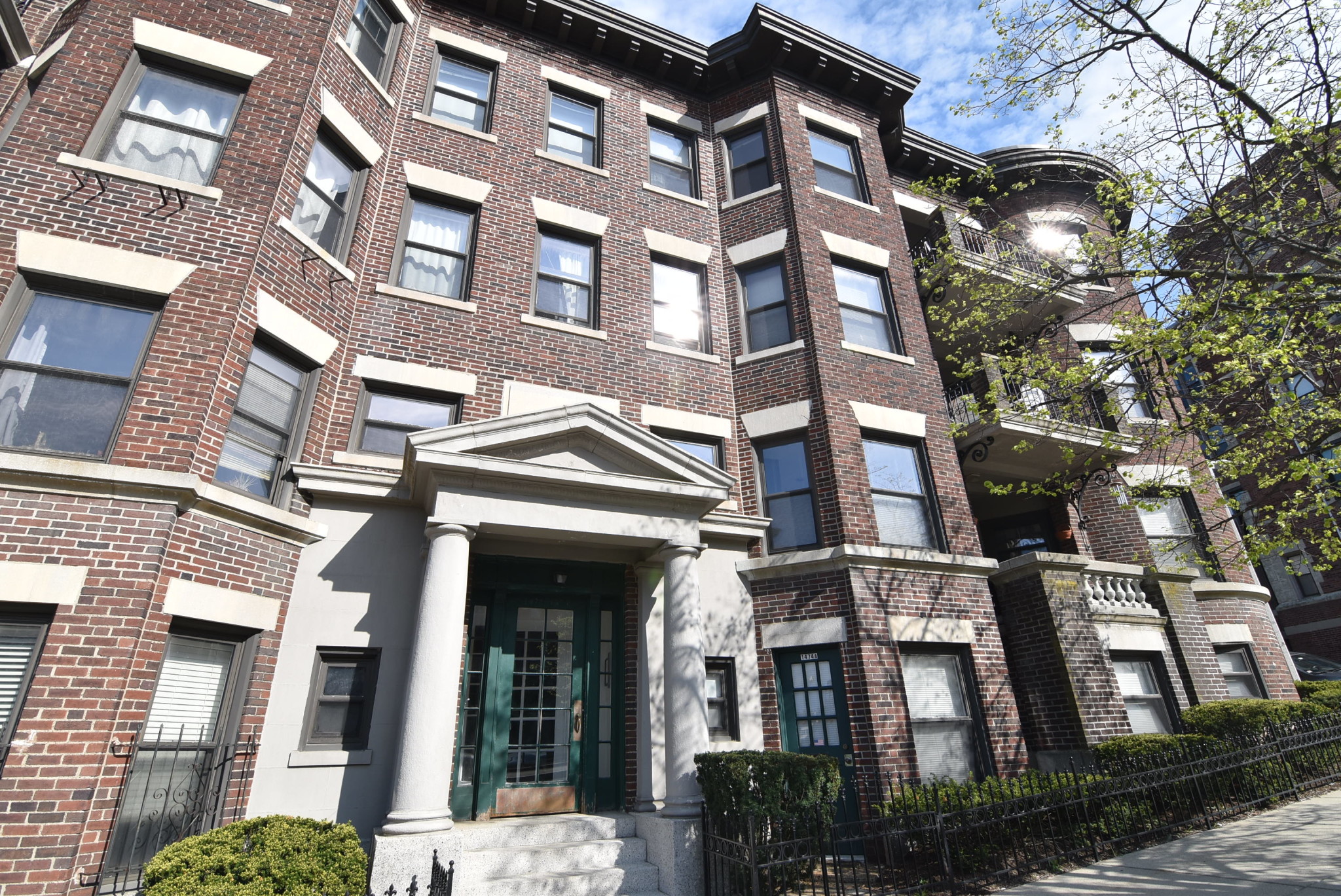 1474 Commonwealth Ave, Brighton