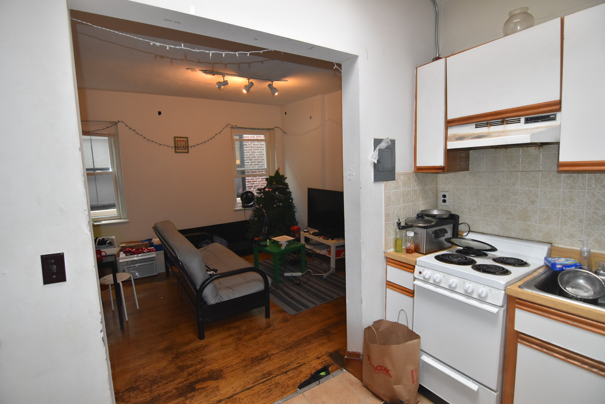 17 Aberdeen St, Fenway