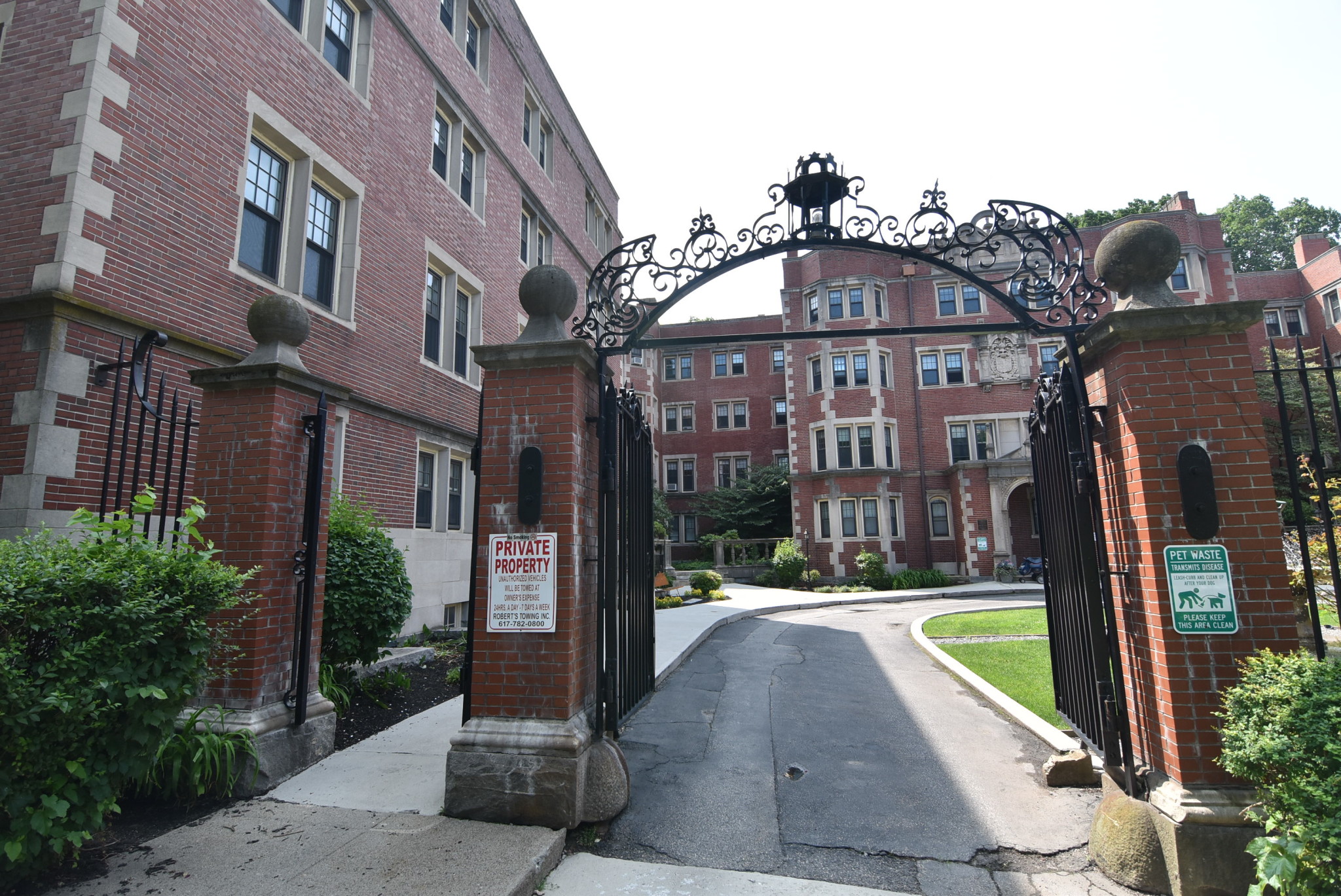 3 bed, 1 bath apartment for rent at 1211 Beacon St Unit 2, Brookline — photo 13 of 14