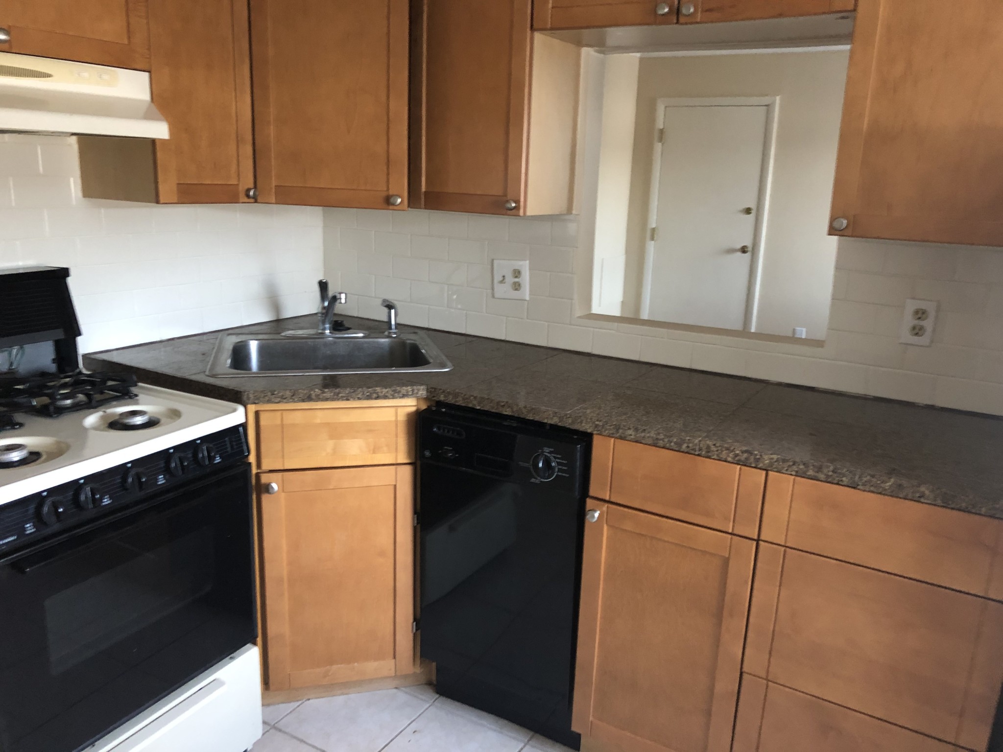 4 Commonwealth Ct, Brighton