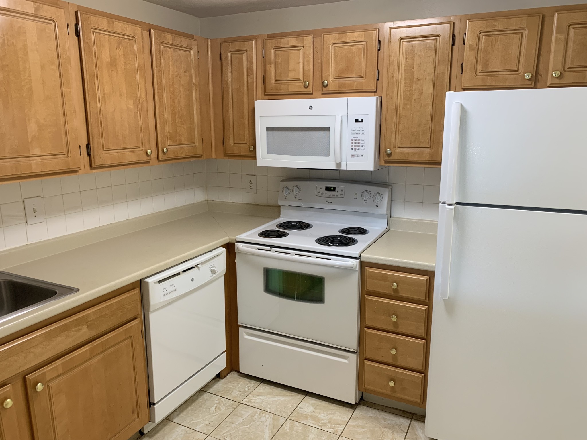 1 bed, 1 bath apartment for rent at 24 Whites Ave Unit 26, Watertown — photo 4 of 5