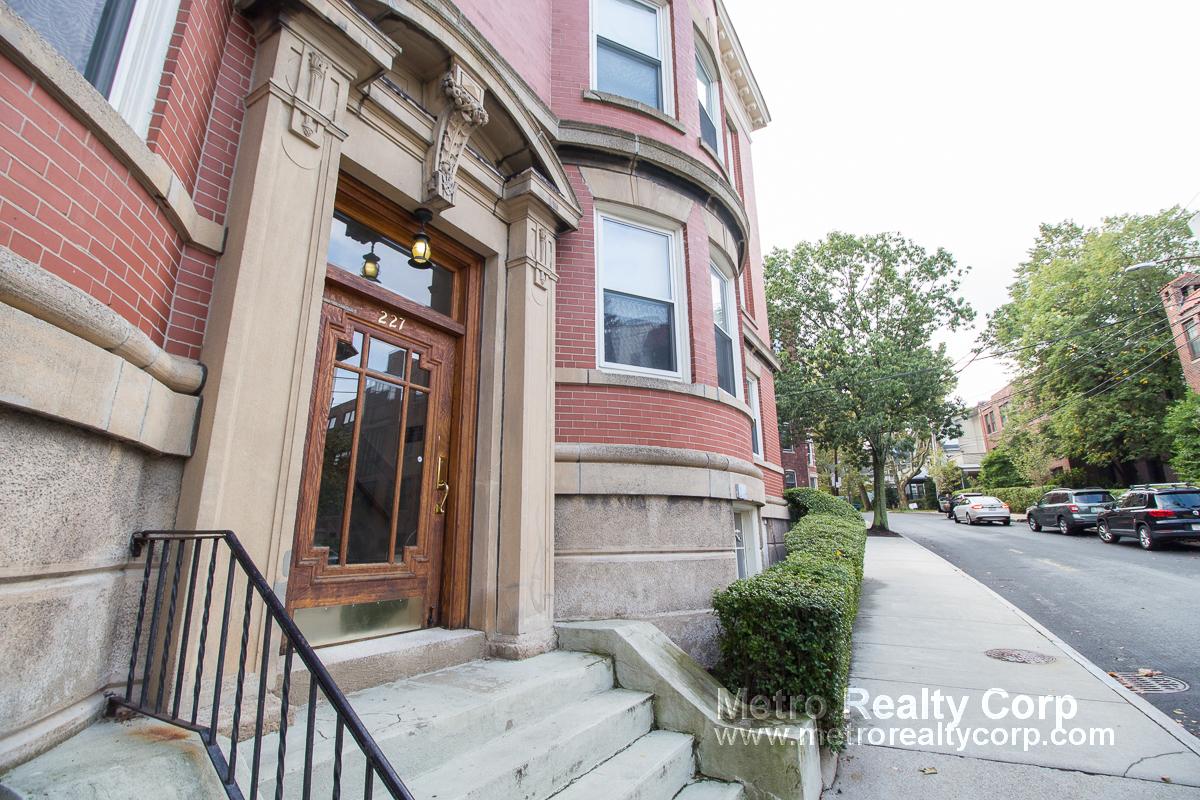 1 bed, 1 bath apartment for rent at 227 Rawson Rd Unit 5, Brookline — photo 10 of 10