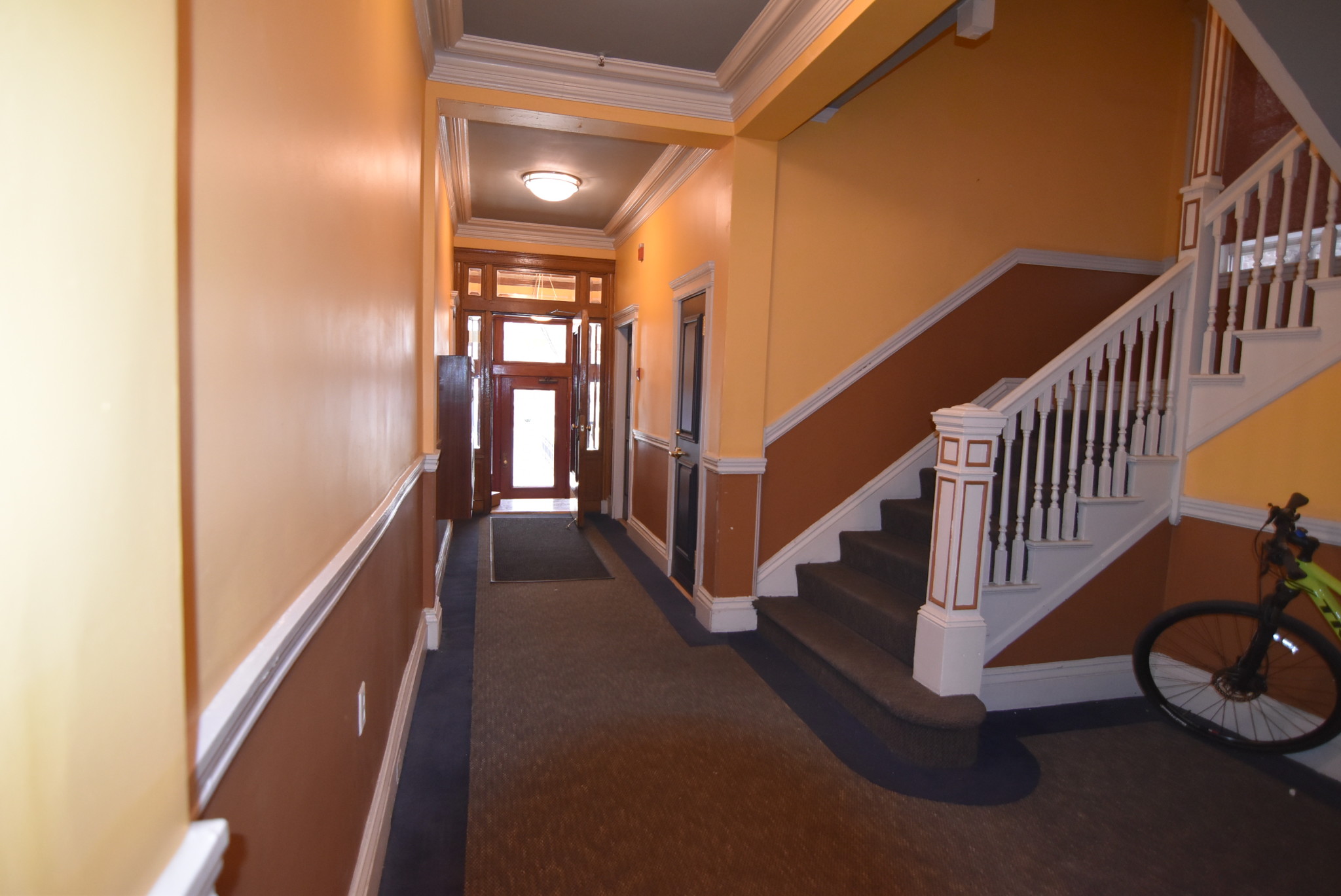 102 Queensberry St, Fenway