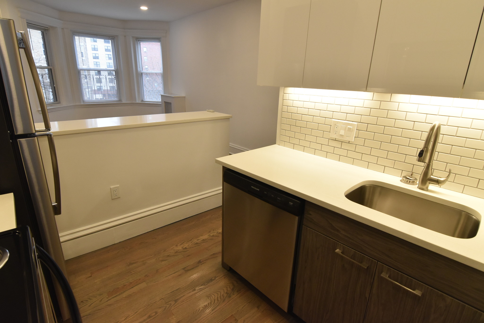 102 Queensberry St, Fenway