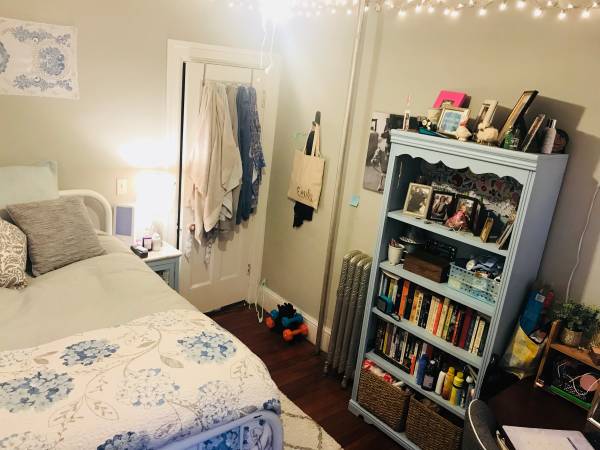 3 bed, 1 bath apartment for rent at 1211 Beacon St Unit 1, Brookline — photo 10 of 16