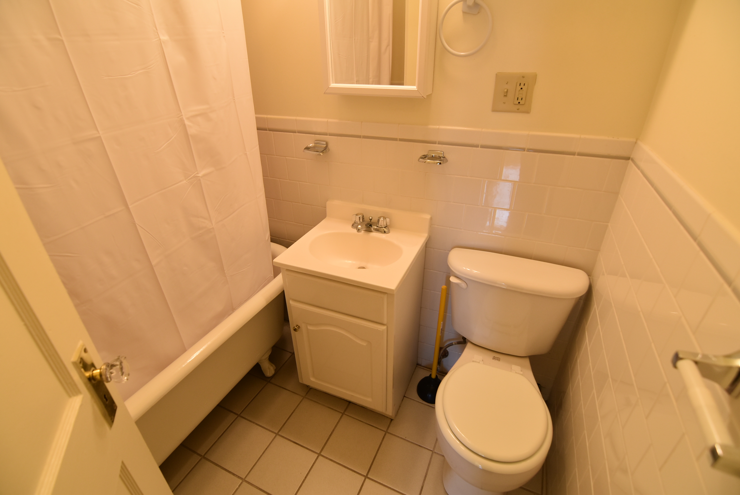 100 Queensberry St, Fenway