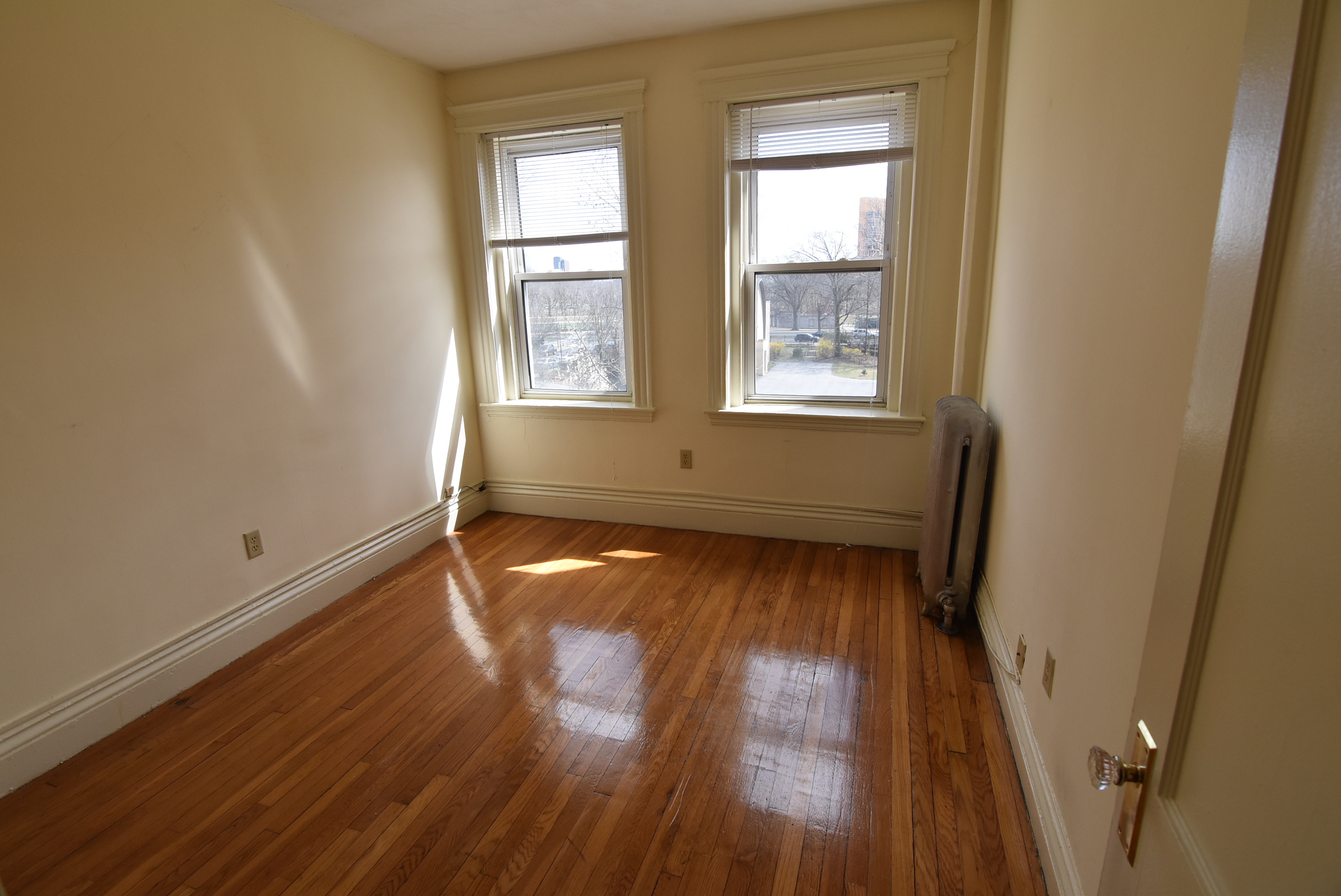 100 Queensberry St, Fenway