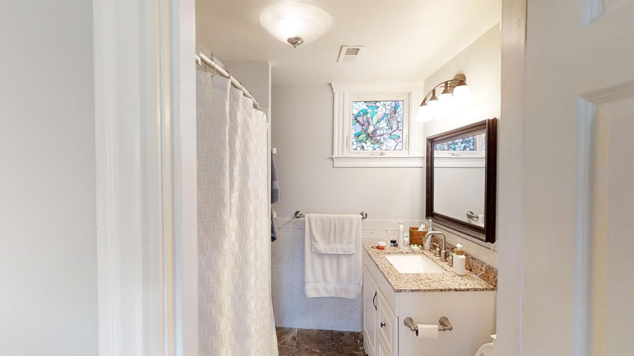 37 Regent St, Roxbury