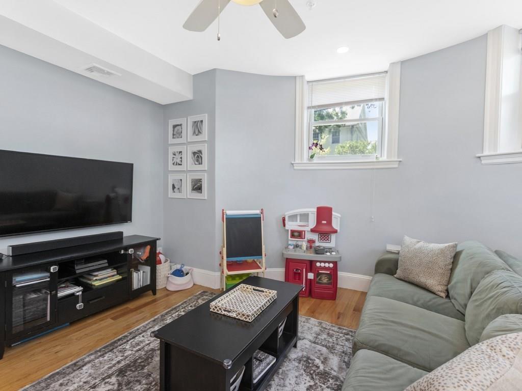 97 Fuller St, Coolidge Corner