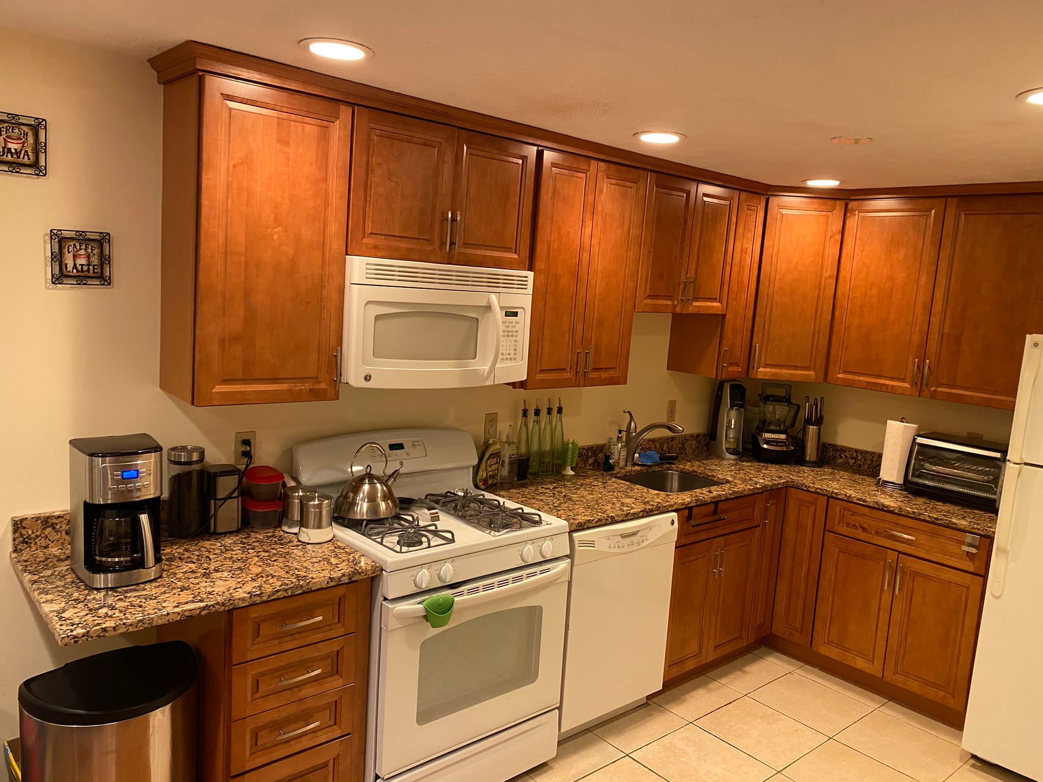 2 bed, 2 bath apartment for rent at 1212 Vfw Pkwy, West Roxbury — photo 2 of 16