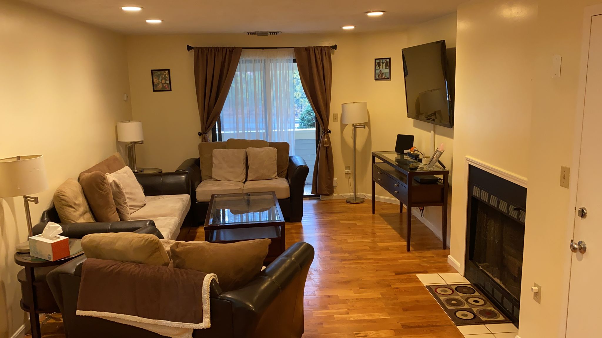 2 bed, 2 bath apartment for rent at 1212 Vfw Pkwy, West Roxbury — photo 3 of 16
