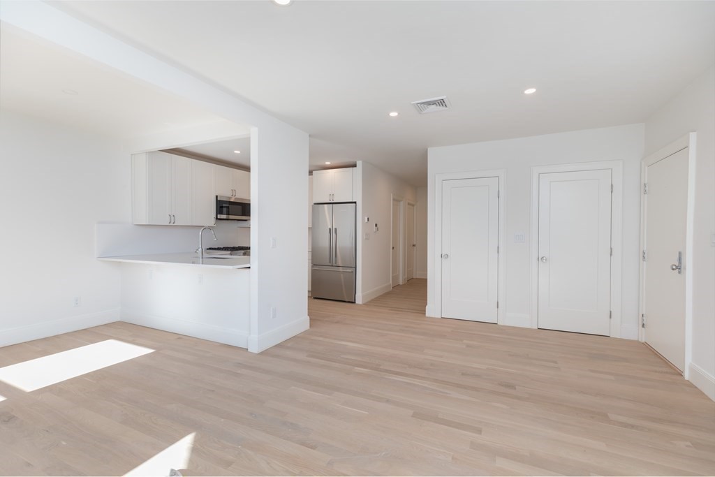 567 Columbus Ave, Boston