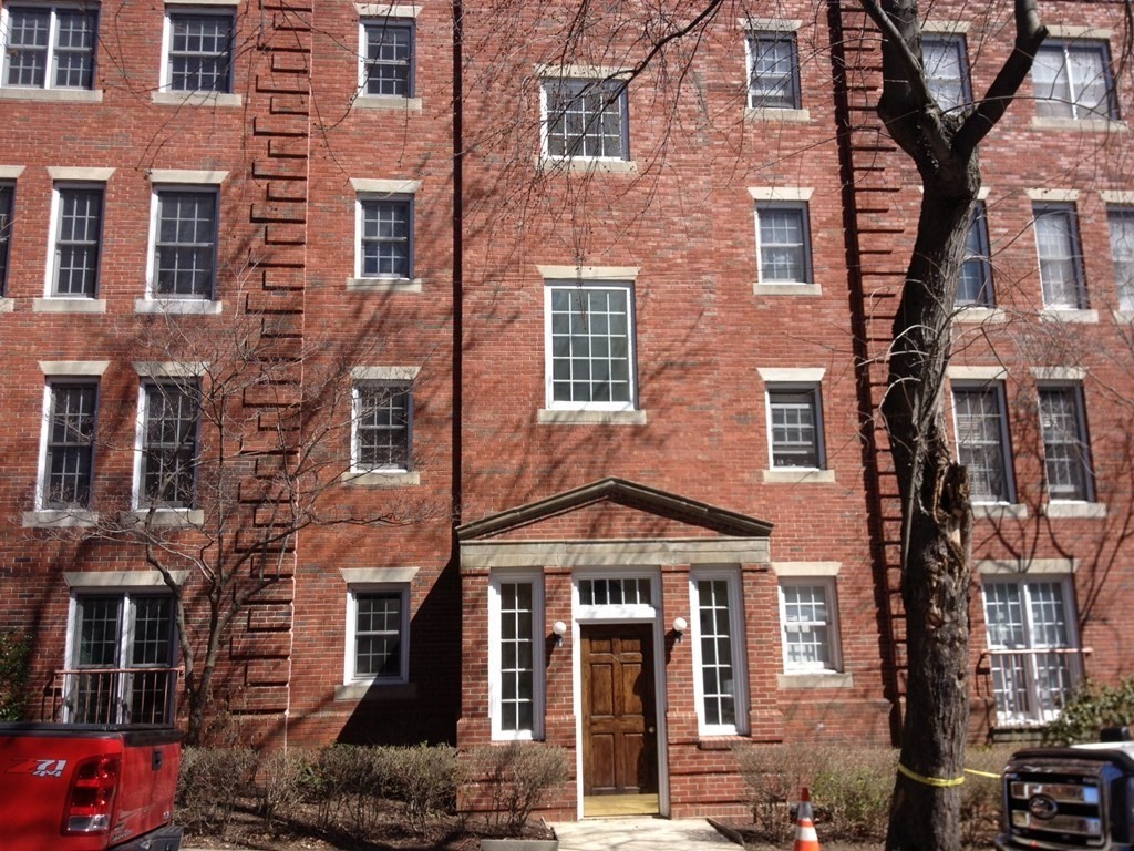 149 Beaconsfield Rd, Brookline