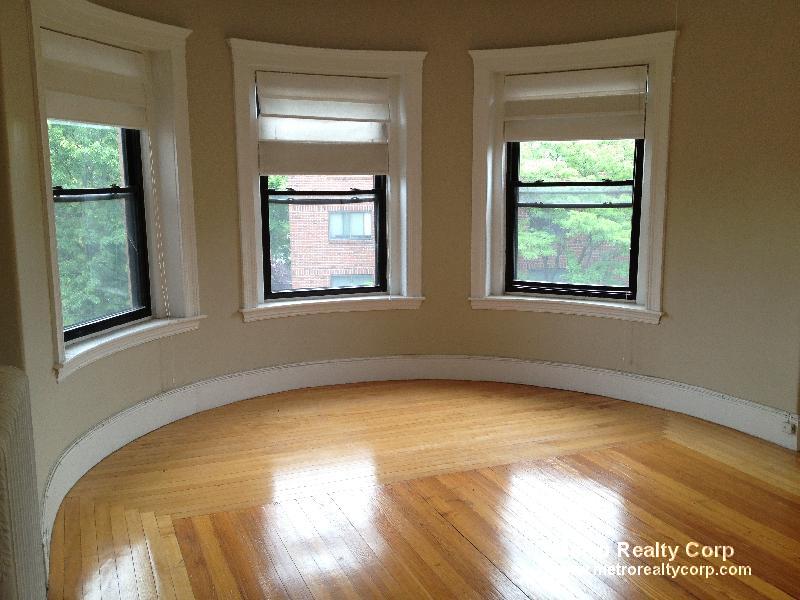 40 Babcock St, Brookline