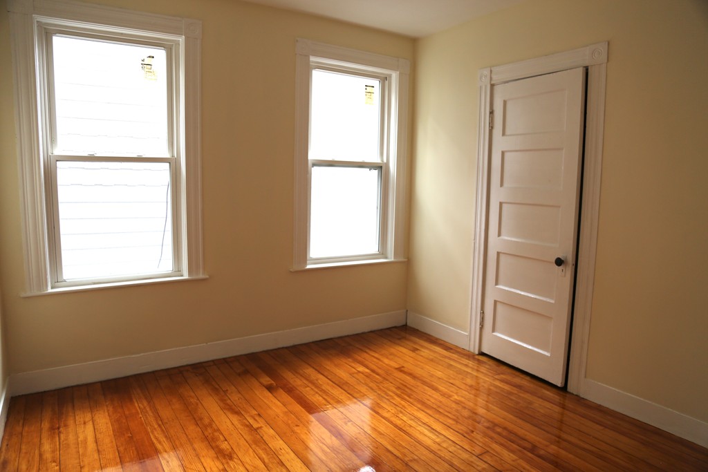 114 Paul Revere Rd, Arlington Heights