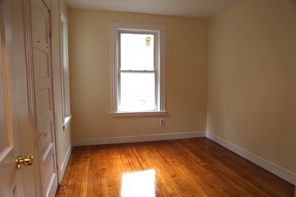 114 Paul Revere Rd, Arlington Heights