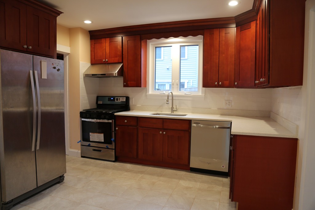 114 Paul Revere Rd, Arlington Heights