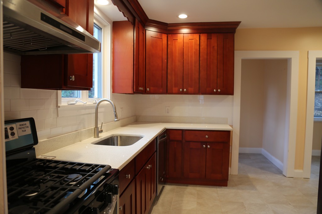 114 Paul Revere Rd, Arlington Heights