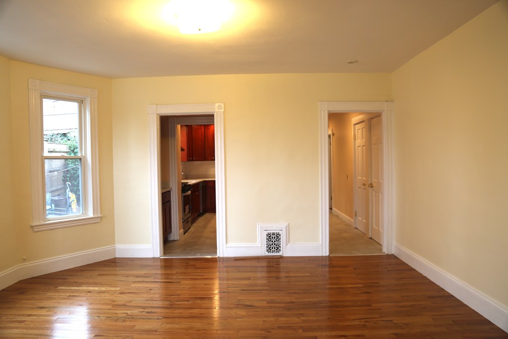 114 Paul Revere Rd, Arlington Heights