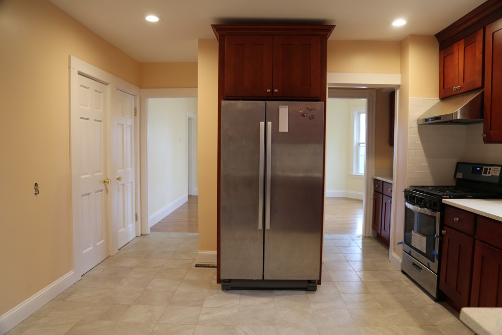 114 Paul Revere Rd, Arlington Heights