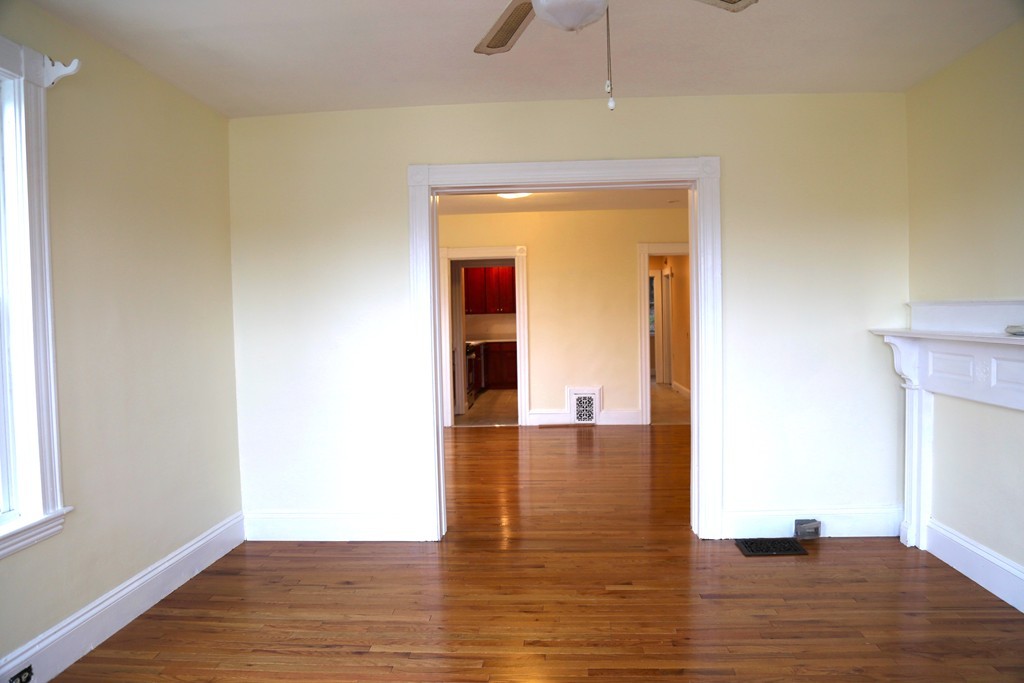 114 Paul Revere Rd, Arlington Heights