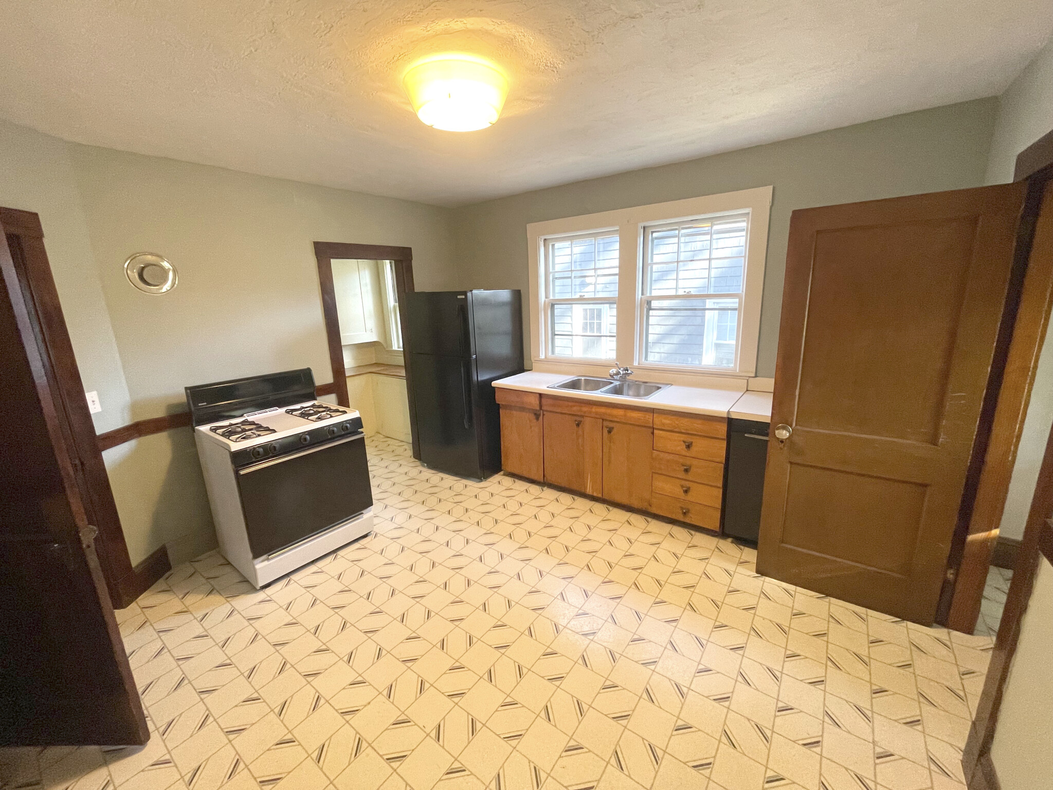 55 Linden, Brookline Village