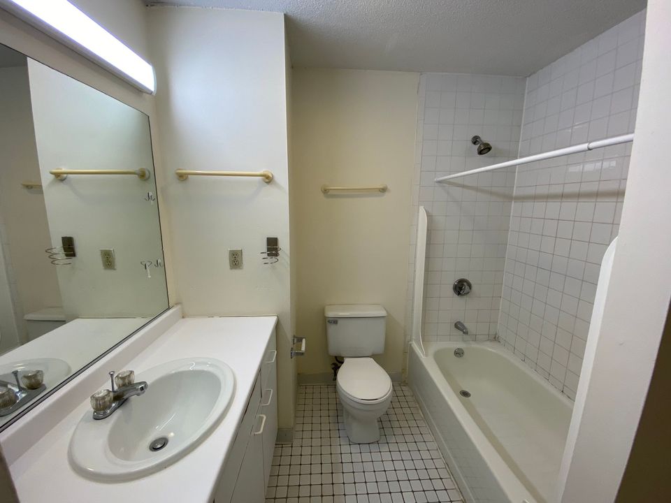 148 North Beacon St, Brighton