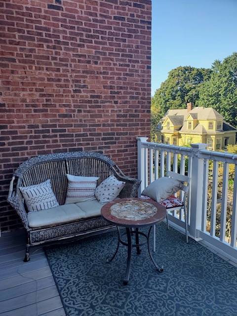 154 Harvard St, Coolidge Corner