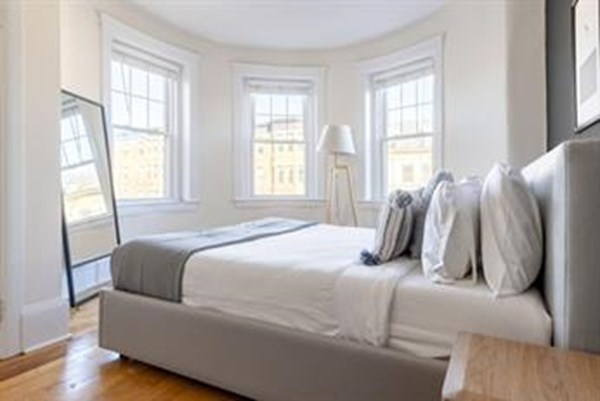 674 Washington St, Coolidge Corner