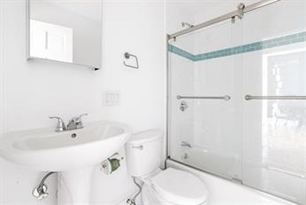 674 Washington St, Coolidge Corner