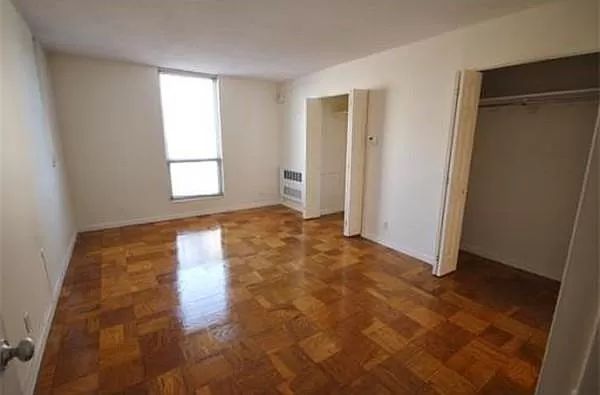 77 Pond Ave, Longwood