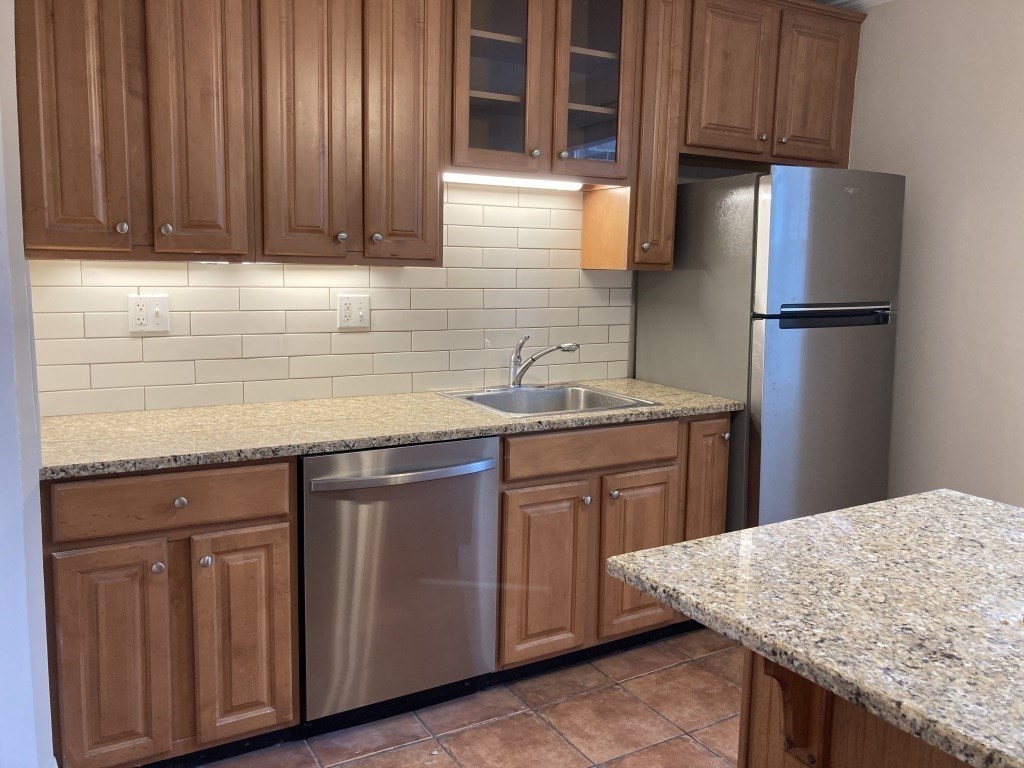 386 Riverway, Mission Hill