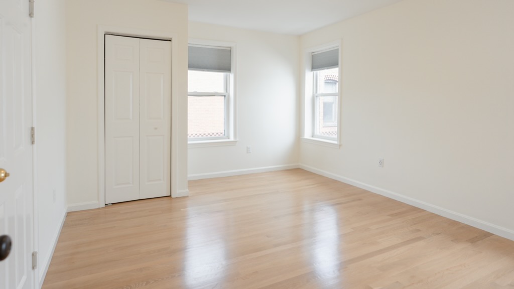 5 Davis Ave., Brookline, MA - 4,300 USD/ month