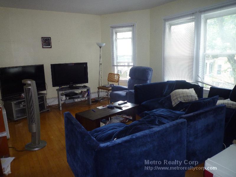 4 bed, 1.5 bath apartment for rent at 4 Priscilla Rd Unit 2, Boston — photo 1 of 13