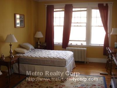 10 Greenway Ct, Coolidge Corner