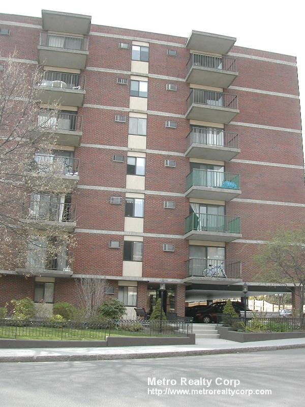 80 Pleasant St, Coolidge Corner