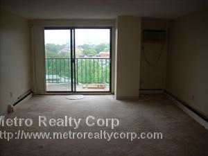 80 Pleasant St, North Brookline