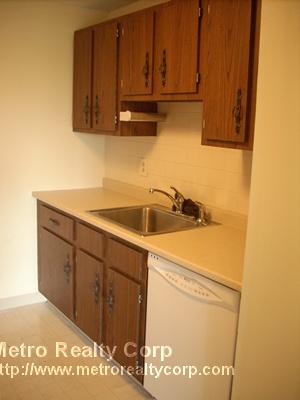 80 Pleasant St, North Brookline