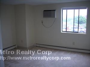 80 Pleasant St, North Brookline