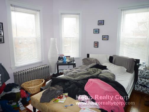 656 Washington St, Brighton