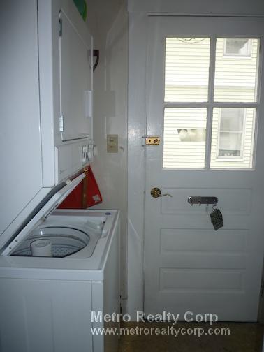 656 Washington St, Brighton