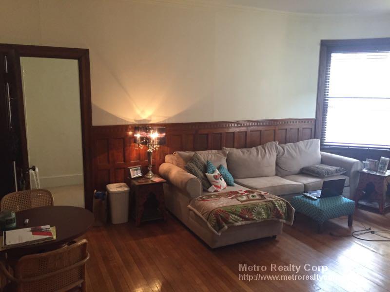 1748 Beacon St, Washington Square