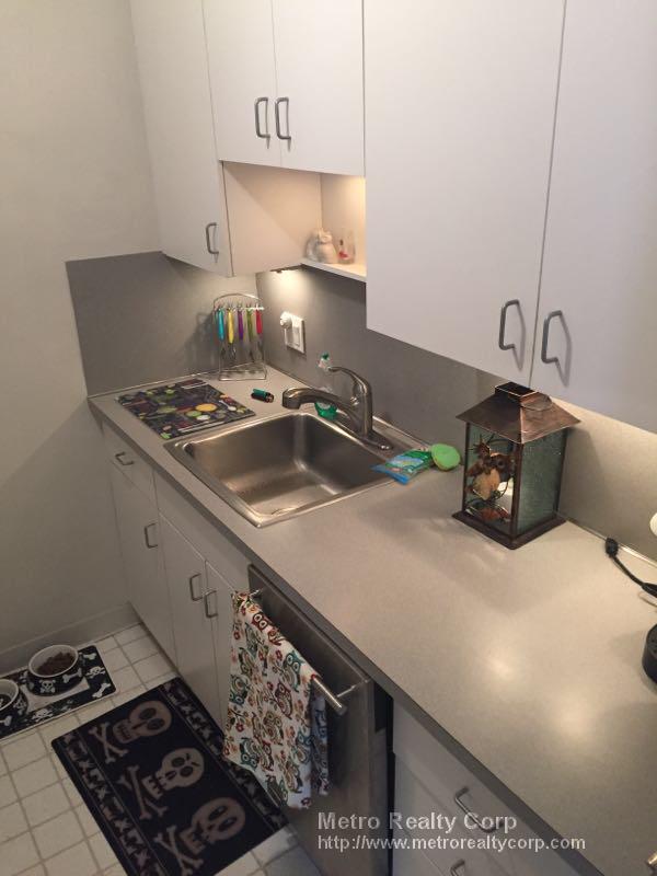 1748 Beacon St, Washington Square