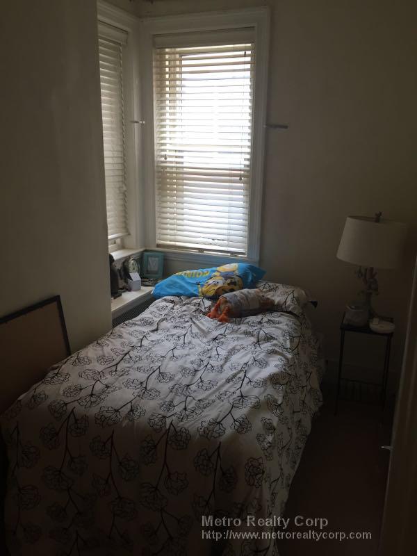 1748 Beacon St, Washington Square