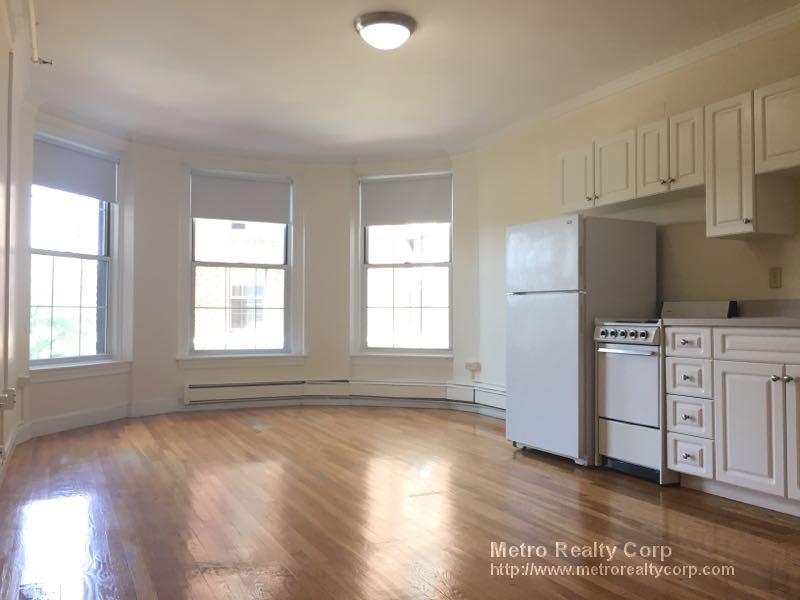 Studio bed, 1 bath apartment for rent at 1284 Beacon St Unit 303, Coolidge Corner